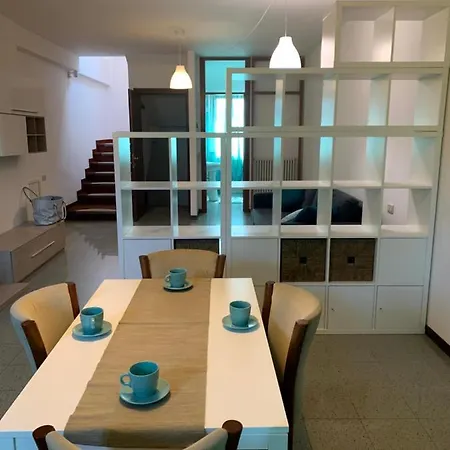 Casa Di Corso Umberto Vicino Al Mare, Alla Stazione, A Piazza Xx Settembre Ed Al Borgo Marinaro