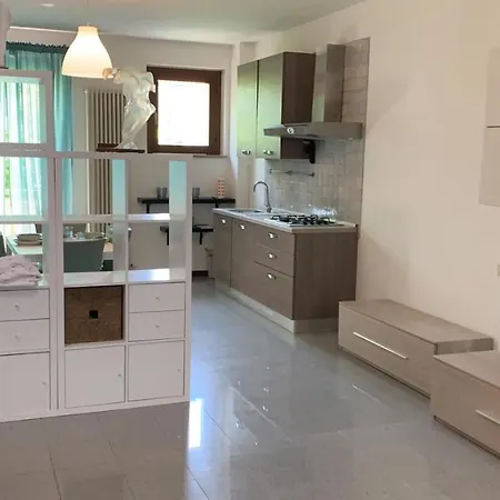 Casa Di Corso Umberto Vicino Al Mare, Alla Stazione, A Piazza Xx Settembre Ed Al Borgo Marinaro
